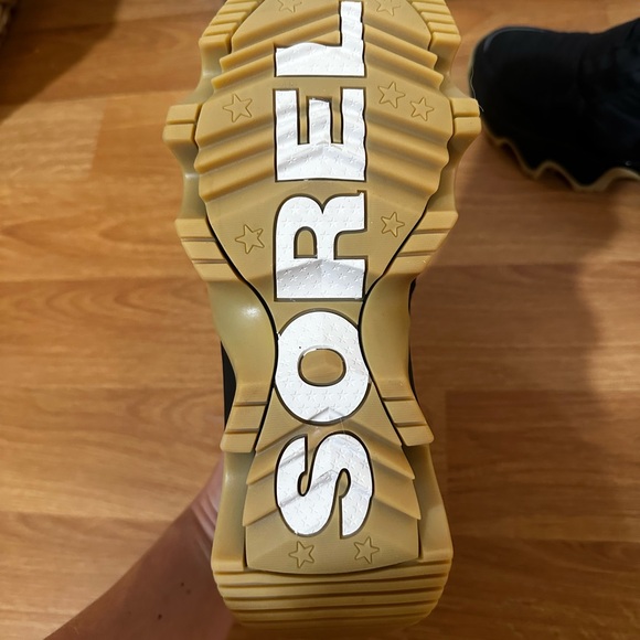 NWT SOREL Kinetic Impact Puffy Zip WP Shoe - Women's - Picture 10 of 10